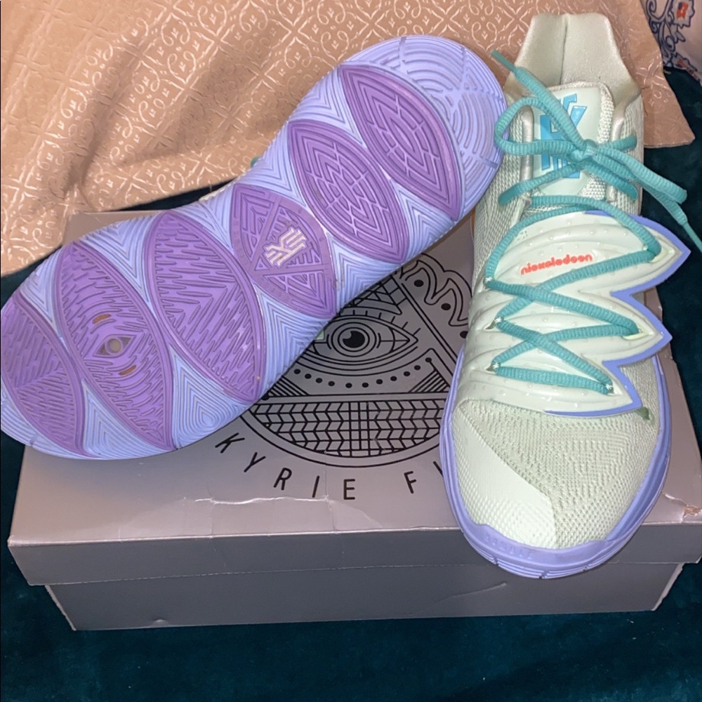 KYRIE SQUIDWARD SNEAKERS
